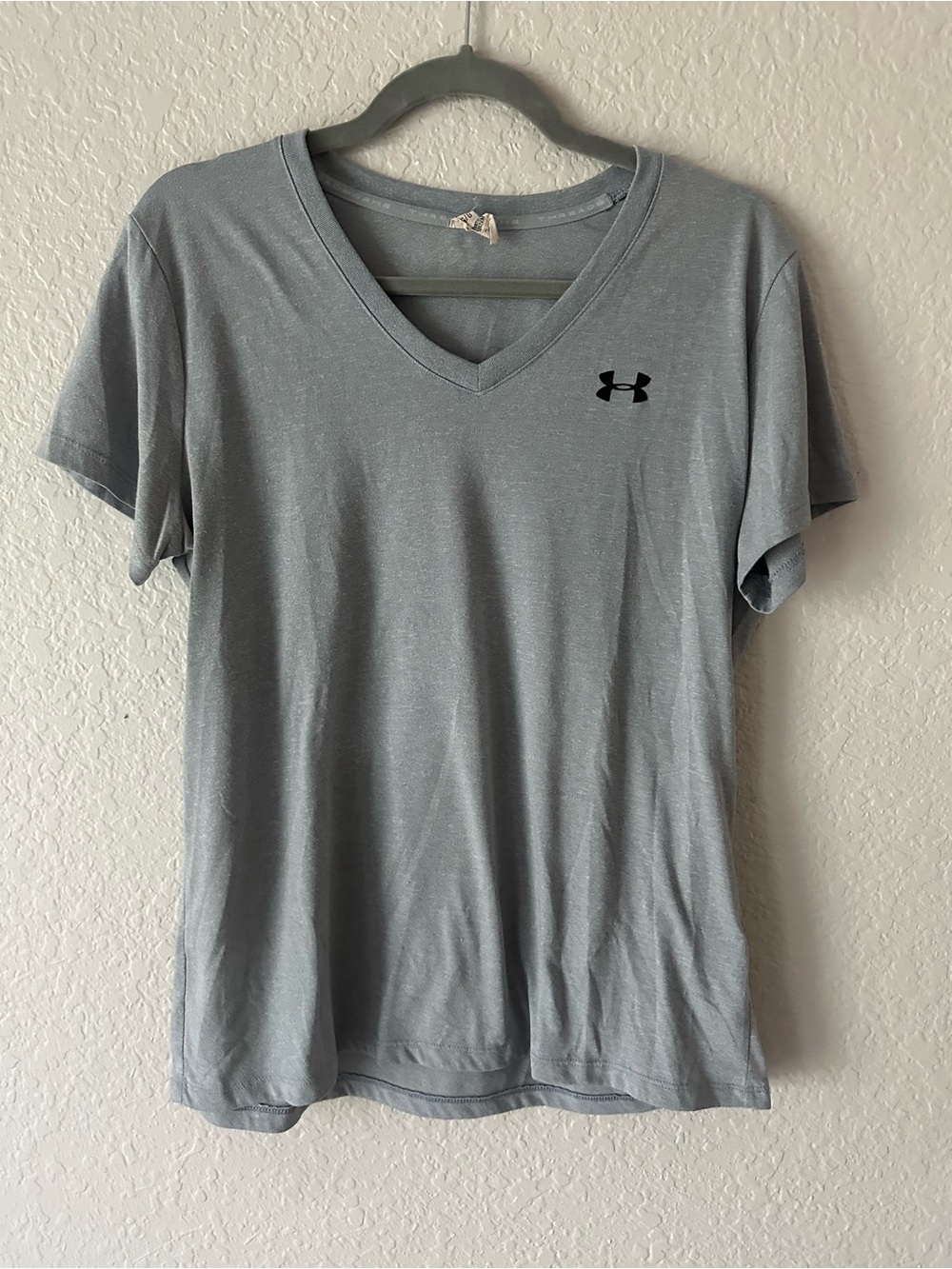 Under Armour HeatGear V-Neck Athletic T-Shirt Gray Women's Large